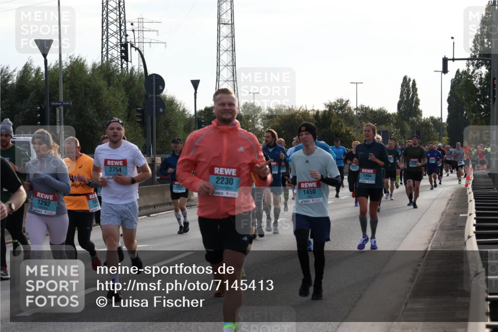 03.10.2024 - Köhlbrandbrückenlauf Luisa Fischer http://msf.ph/oto/7145413 03.10.2024 09:14:38 Position 3 1292, 188, 2754, 1970, 2230, 1450, 1494 meine-sportfotos.de