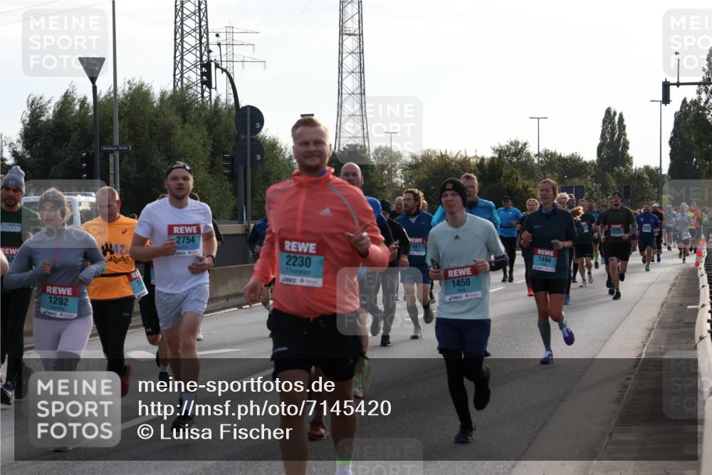 03.10.2024 - Köhlbrandbrückenlauf Luisa Fischer http://msf.ph/oto/7145420 03.10.2024 09:14:39 Position 3 80, 1292, 42, 2754, 2230, 2001, 1450, 1494, 2196 meine-sportfotos.de