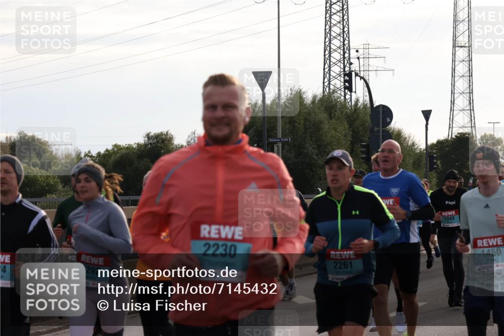 03.10.2024 - Köhlbrandbrückenlauf Luisa Fischer http://msf.ph/oto/7145432 03.10.2024 09:14:40 Position 3 1849, 24, 1292, 2230, 2261, 1450 meine-sportfotos.de