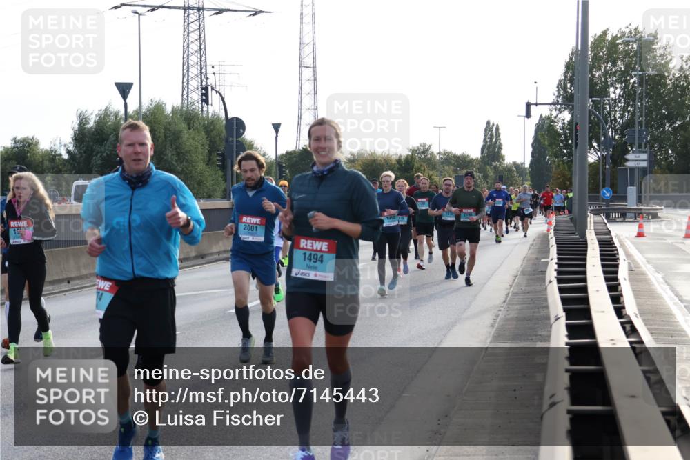 03.10.2024 - Köhlbrandbrückenlauf Luisa Fischer http://msf.ph/oto/7145443 03.10.2024 09:14:43 Position 3 2001, 1494, 1950, 079, 1701, 1976 meine-sportfotos.de