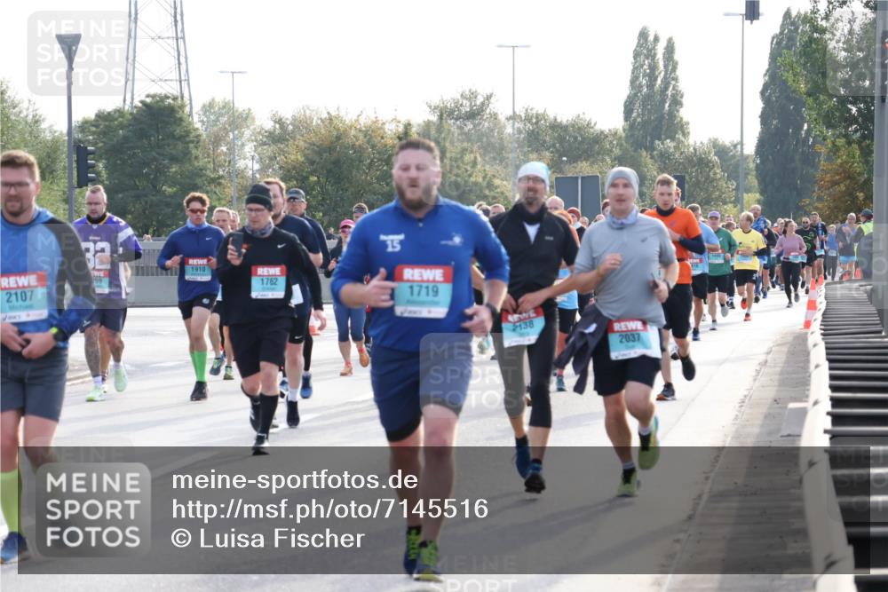 03.10.2024 - Köhlbrandbrückenlauf Luisa Fischer http://msf.ph/oto/7145516 03.10.2024 09:14:53 Position 3 2107, 32, 1910, 59, 1762, 15, 1719, 2138, 2037, 1499, 616 meine-sportfotos.de
