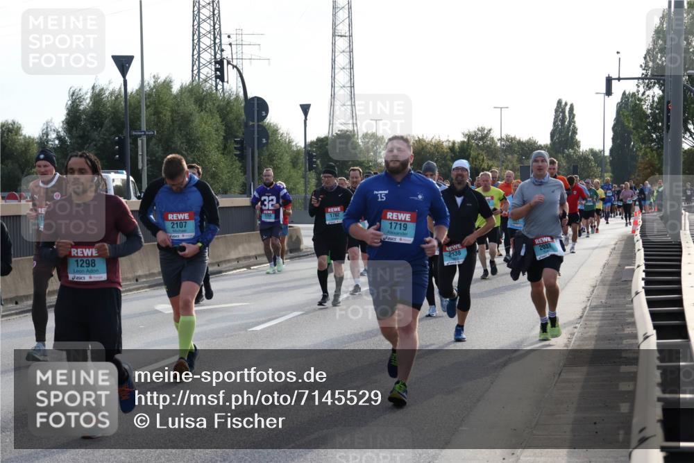 03.10.2024 - Köhlbrandbrückenlauf Luisa Fischer http://msf.ph/oto/7145529 03.10.2024 09:14:54 Position 3 1298, 2107, 32, 1762, 15, 1719, 2138, 2037 meine-sportfotos.de