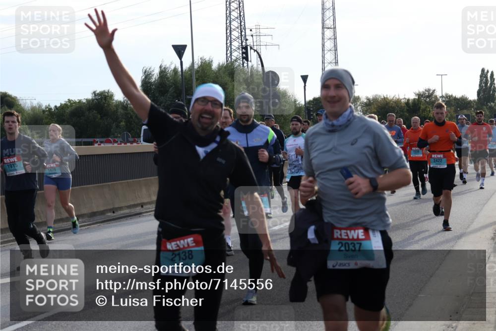 03.10.2024 - Köhlbrandbrückenlauf Luisa Fischer http://msf.ph/oto/7145556 03.10.2024 09:14:58 Position 3 1915, 1479, 2138, 2037, 1539, 2422 meine-sportfotos.de
