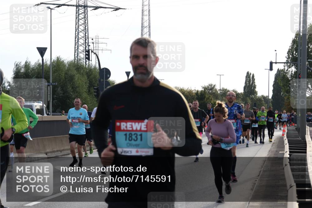 03.10.2024 - Köhlbrandbrückenlauf Luisa Fischer http://msf.ph/oto/7145591 03.10.2024 09:15:15 Position 3 2073, 1824, 1831, 1900, 2150 meine-sportfotos.de