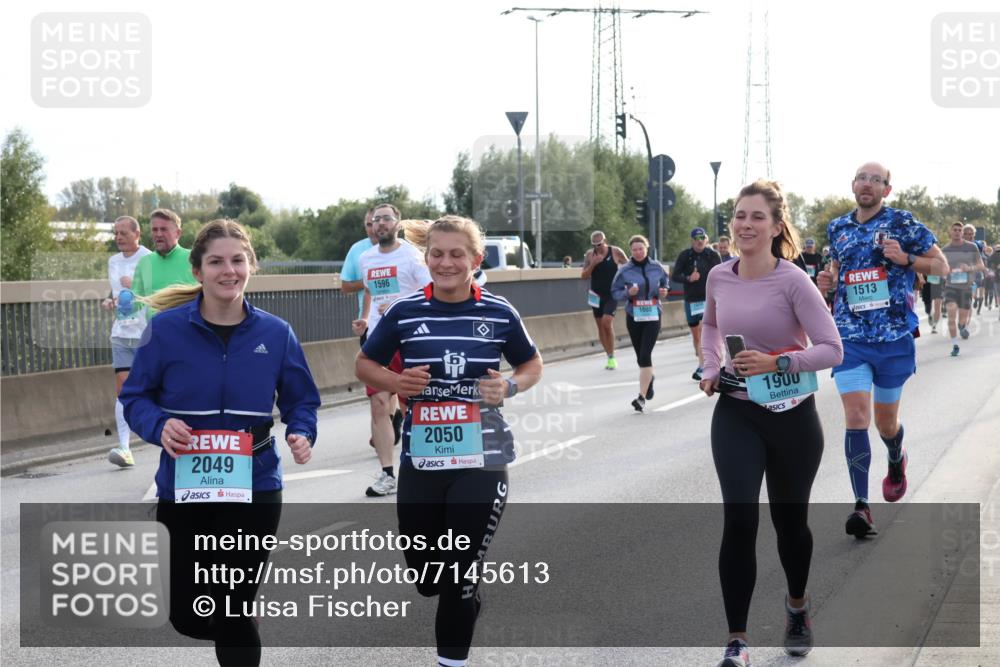 03.10.2024 - Köhlbrandbrückenlauf Luisa Fischer http://msf.ph/oto/7145613 03.10.2024 09:15:17 Position 3 2049, 1596, 2050, 1600, 1900, 1513 meine-sportfotos.de