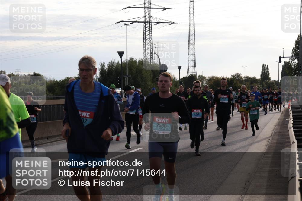 03.10.2024 - Köhlbrandbrückenlauf Luisa Fischer http://msf.ph/oto/7145644 03.10.2024 09:15:28 Position 3 02, 2530, 3728, 1620, 1647, 2483 meine-sportfotos.de