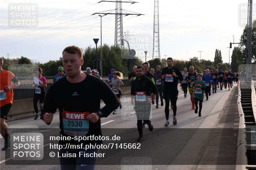 03.10.2024 - Köhlbrandbrückenlauf Luisa Fischer http://msf.ph/oto/7145662 03.10.2024 09:15:29 Position 3 81, 1444, 2530, 2326, 3728, 1620, 1844, 2483 meine-sportfotos.de