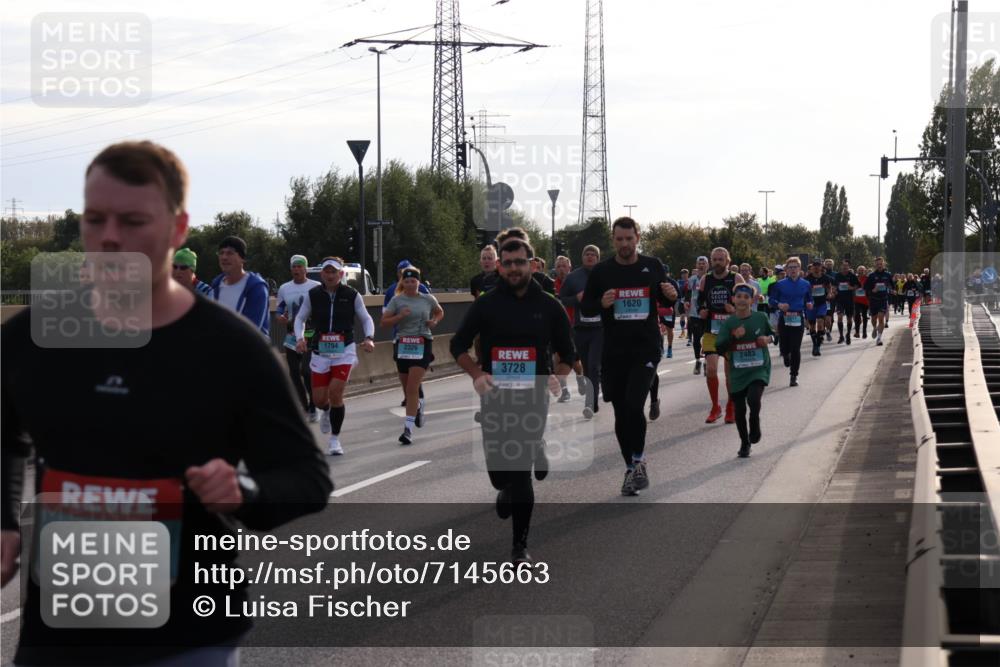 03.10.2024 - Köhlbrandbrückenlauf Luisa Fischer http://msf.ph/oto/7145663 03.10.2024 09:15:30 Position 3 2530, 1794, 2326, 3728, 1620, 2483, 31 meine-sportfotos.de