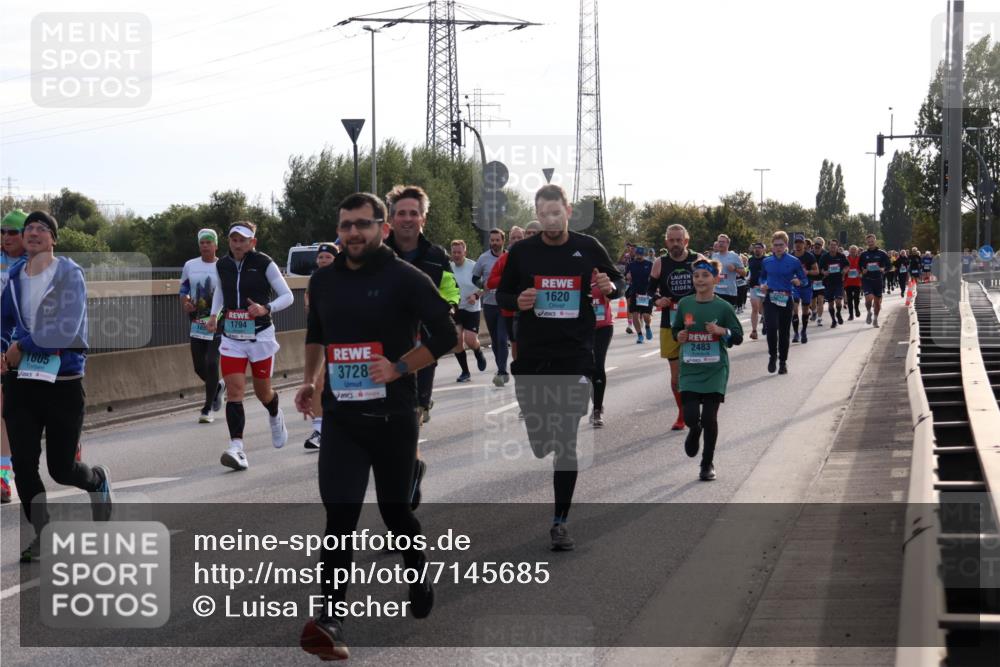 03.10.2024 - Köhlbrandbrückenlauf Luisa Fischer http://msf.ph/oto/7145685 03.10.2024 09:15:31 Position 3 1605, 165, 1794, 3728, 1620, 2483 meine-sportfotos.de