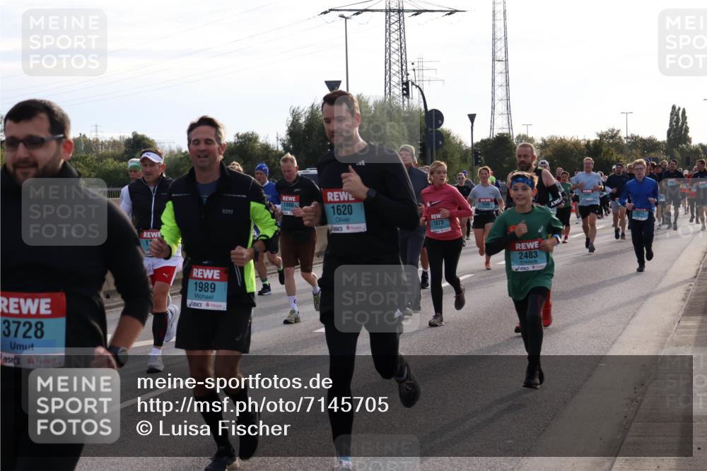 03.10.2024 - Köhlbrandbrückenlauf Luisa Fischer http://msf.ph/oto/7145705 03.10.2024 09:15:32 Position 3 3728, 1989, 1800, 1620, 1873, 1546, 2483, 2057 meine-sportfotos.de