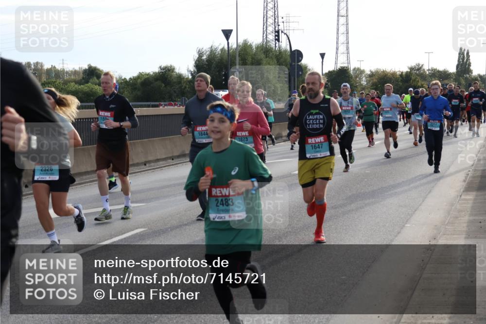 03.10.2024 - Köhlbrandbrückenlauf Luisa Fischer http://msf.ph/oto/7145721 03.10.2024 09:15:33 Position 3 2326, 180, 1844, 2483, 2612, 1873, 1647, 2057 meine-sportfotos.de