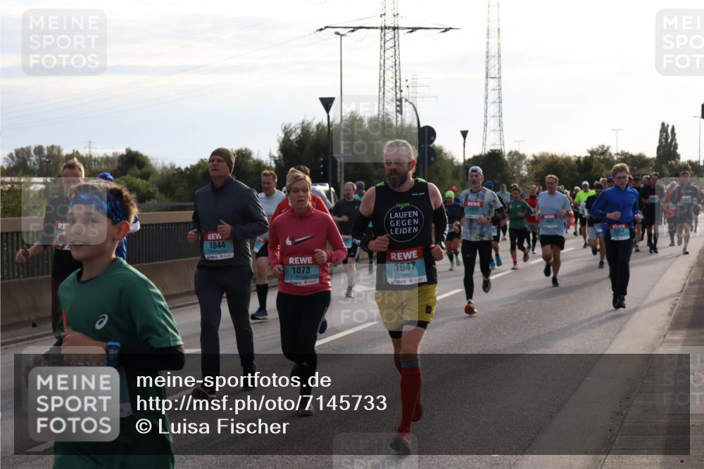 03.10.2024 - Köhlbrandbrückenlauf Luisa Fischer http://msf.ph/oto/7145733 03.10.2024 09:15:34 Position 3 2483, 2612, 1844, 1873, 1647, 2057 meine-sportfotos.de