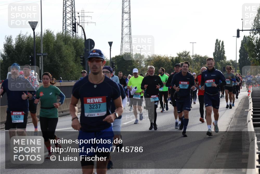 03.10.2024 - Köhlbrandbrückenlauf Luisa Fischer http://msf.ph/oto/7145786 03.10.2024 09:15:38 Position 3 1926, 3237, 1776, 1929, 2058, 2050, 1936 meine-sportfotos.de