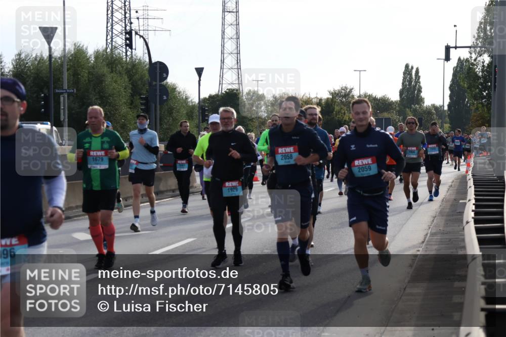 03.10.2024 - Köhlbrandbrückenlauf Luisa Fischer http://msf.ph/oto/7145805 03.10.2024 09:15:40 Position 3 196, 1679, 1807, 1929, 2058, 1948, 1936, 2059 meine-sportfotos.de