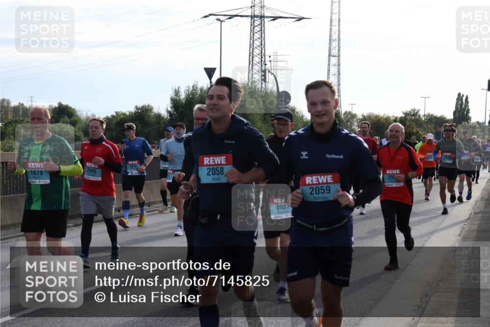 03.10.2024 - Köhlbrandbrückenlauf Luisa Fischer http://msf.ph/oto/7145825 03.10.2024 09:15:43 Position 3 1679, 2006, 2078, 2058, 1937, 2059, 209, 1936 meine-sportfotos.de