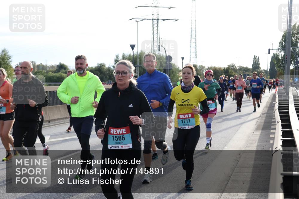 03.10.2024 - Köhlbrandbrückenlauf Luisa Fischer http://msf.ph/oto/7145891 03.10.2024 09:15:56 Position 3 91, 1566, 1717, 716 meine-sportfotos.de