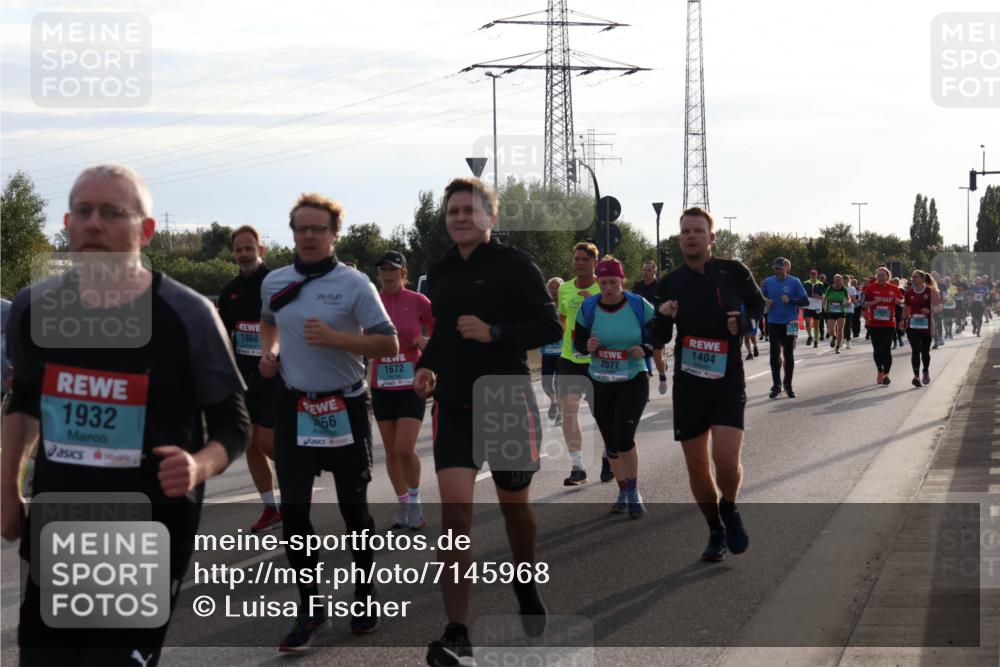 03.10.2024 - Köhlbrandbrückenlauf Luisa Fischer http://msf.ph/oto/7145968 03.10.2024 09:16:11 Position 3 1932, 1868, 56, 1672, 92, 2077, 1404 meine-sportfotos.de