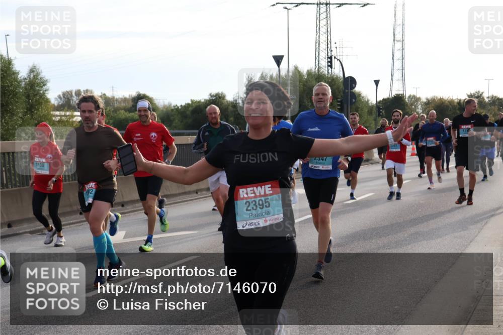 03.10.2024 - Köhlbrandbrückenlauf Luisa Fischer http://msf.ph/oto/7146070 03.10.2024 09:16:33 Position 3 1368, 2395, 2347, 174 meine-sportfotos.de