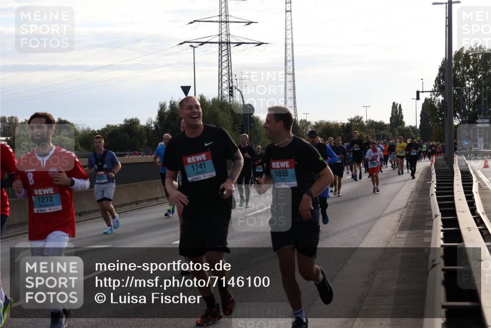 03.10.2024 - Köhlbrandbrückenlauf Luisa Fischer http://msf.ph/oto/7146100 03.10.2024 09:16:37 Position 3 8, 1272, 1741, 1855 meine-sportfotos.de