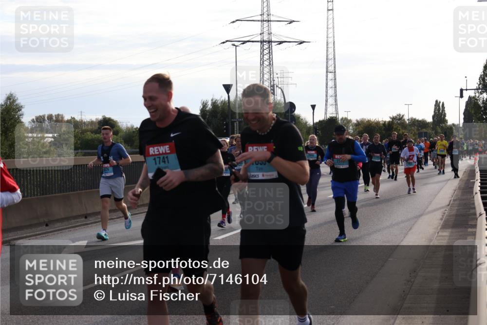 03.10.2024 - Köhlbrandbrückenlauf Luisa Fischer http://msf.ph/oto/7146104 03.10.2024 09:16:38 Position 3 1741, 033, 2095, 23 meine-sportfotos.de