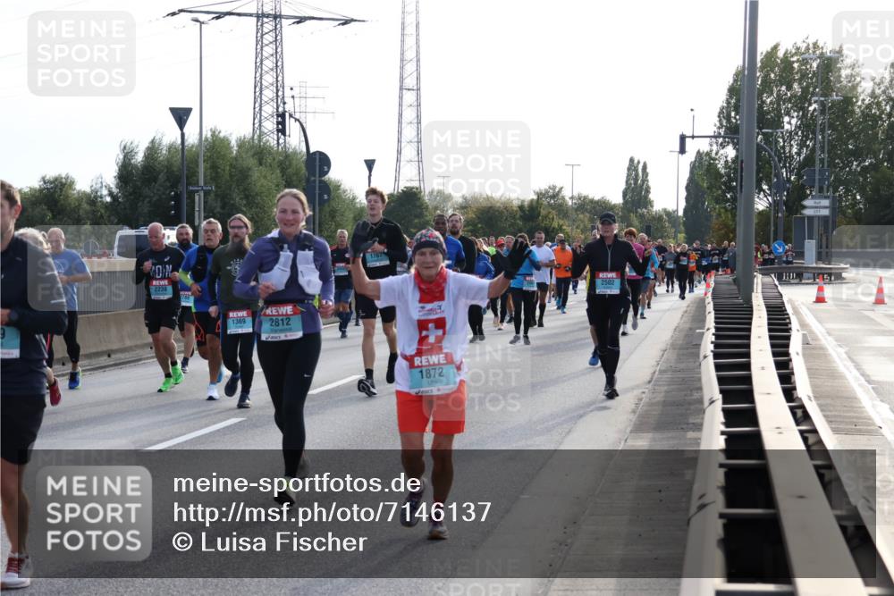 03.10.2024 - Köhlbrandbrückenlauf Luisa Fischer http://msf.ph/oto/7146137 03.10.2024 09:16:44 Position 3 9, 2238, 2788, 1369, 2812, 1767, 1872, 2502 meine-sportfotos.de