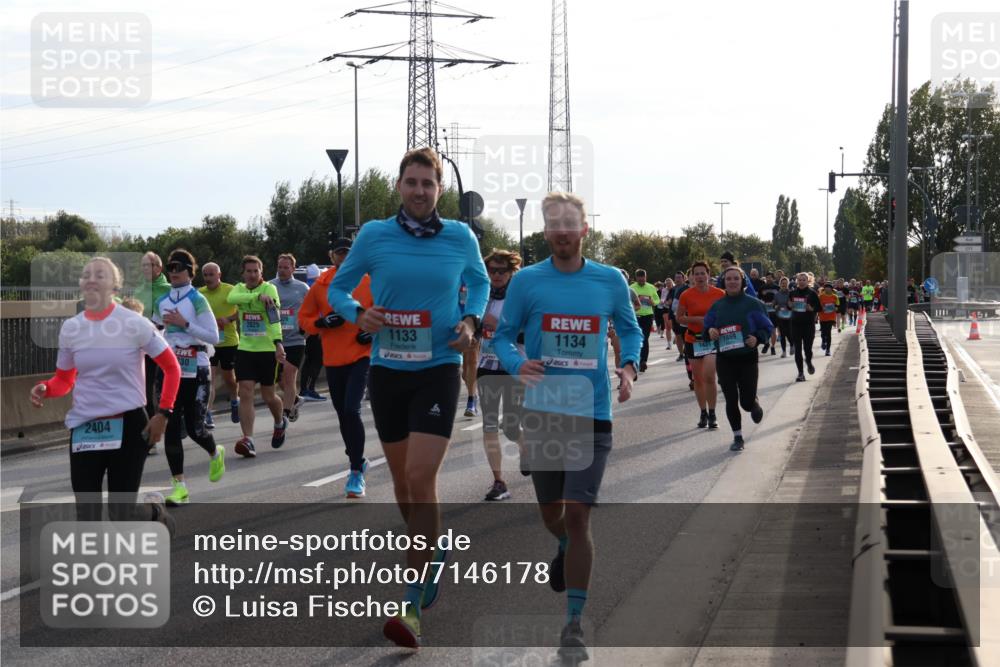 03.10.2024 - Köhlbrandbrückenlauf Luisa Fischer http://msf.ph/oto/7146178 03.10.2024 09:16:56 Position 3 2404, 30, 2025, 1133, 1134, 1869 meine-sportfotos.de