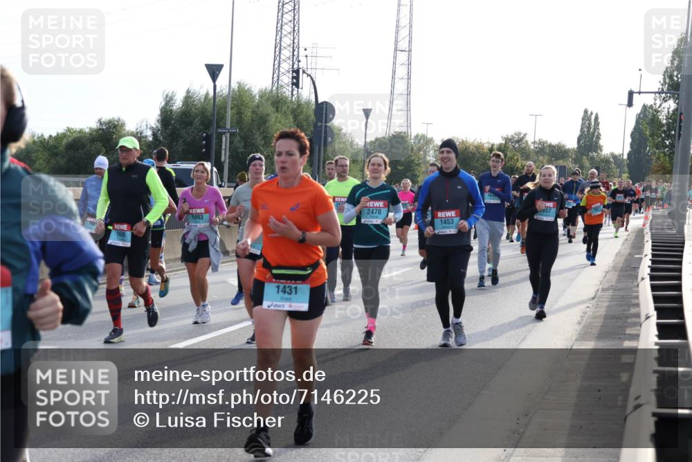 03.10.2024 - Köhlbrandbrückenlauf Luisa Fischer http://msf.ph/oto/7146225 03.10.2024 09:17:01 Position 3 1903, 1733, 1698, 1431, 2470, 1453, 657 meine-sportfotos.de