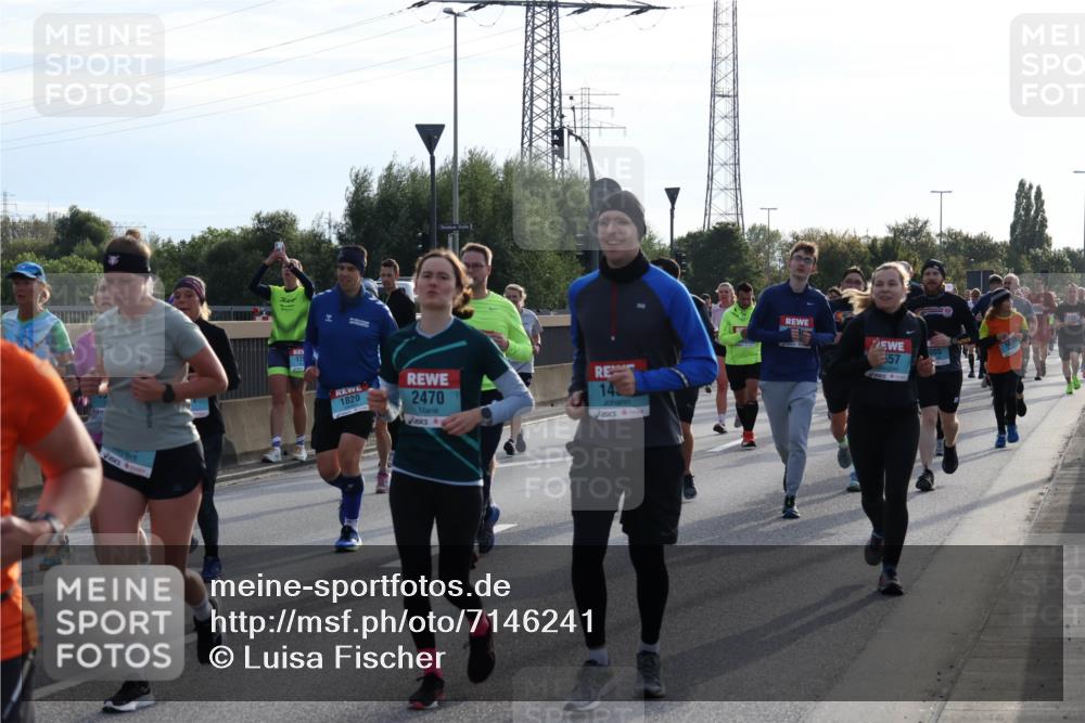 03.10.2024 - Köhlbrandbrückenlauf Luisa Fischer http://msf.ph/oto/7146241 03.10.2024 09:17:03 Position 3 17, 1820, 2470, 14, 557 meine-sportfotos.de
