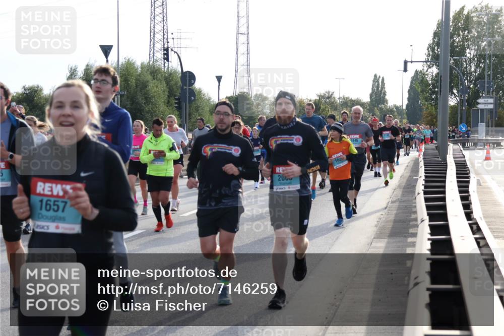03.10.2024 - Köhlbrandbrückenlauf Luisa Fischer http://msf.ph/oto/7146259 03.10.2024 09:17:06 Position 3 1657, 2005, 162, 1180, 2446 meine-sportfotos.de