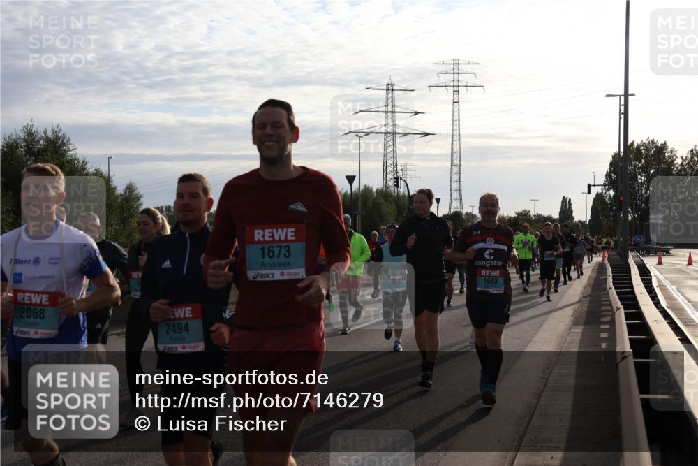 03.10.2024 - Köhlbrandbrückenlauf Luisa Fischer http://msf.ph/oto/7146279 03.10.2024 09:17:20 Position 3 2068, 2494, 1673, 2878, 1603 meine-sportfotos.de