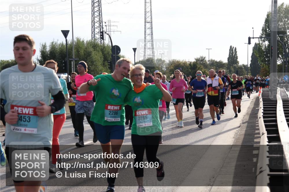 03.10.2024 - Köhlbrandbrückenlauf Luisa Fischer http://msf.ph/oto/7146309 03.10.2024 09:17:32 Position 3 453, 2286, 2285, 3154, 3694 meine-sportfotos.de