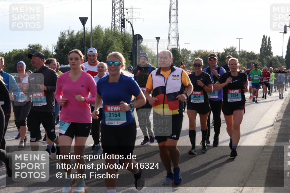 03.10.2024 - Köhlbrandbrückenlauf Luisa Fischer http://msf.ph/oto/7146324 03.10.2024 09:17:36 Position 3 67, 2075, 22, 3154, 3696, 58, 3694, 2493 meine-sportfotos.de