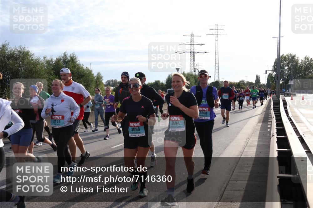 03.10.2024 - Köhlbrandbrückenlauf Luisa Fischer http://msf.ph/oto/7146360 03.10.2024 09:17:40 Position 3 2174, 3696, 3694, 2268, 2436 meine-sportfotos.de