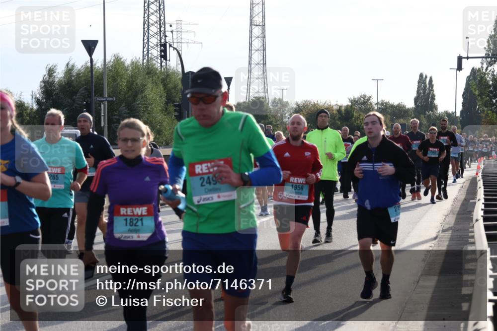03.10.2024 - Köhlbrandbrückenlauf Luisa Fischer http://msf.ph/oto/7146371 03.10.2024 09:17:47 Position 3 265, 1821, 249, 1959, 249 meine-sportfotos.de