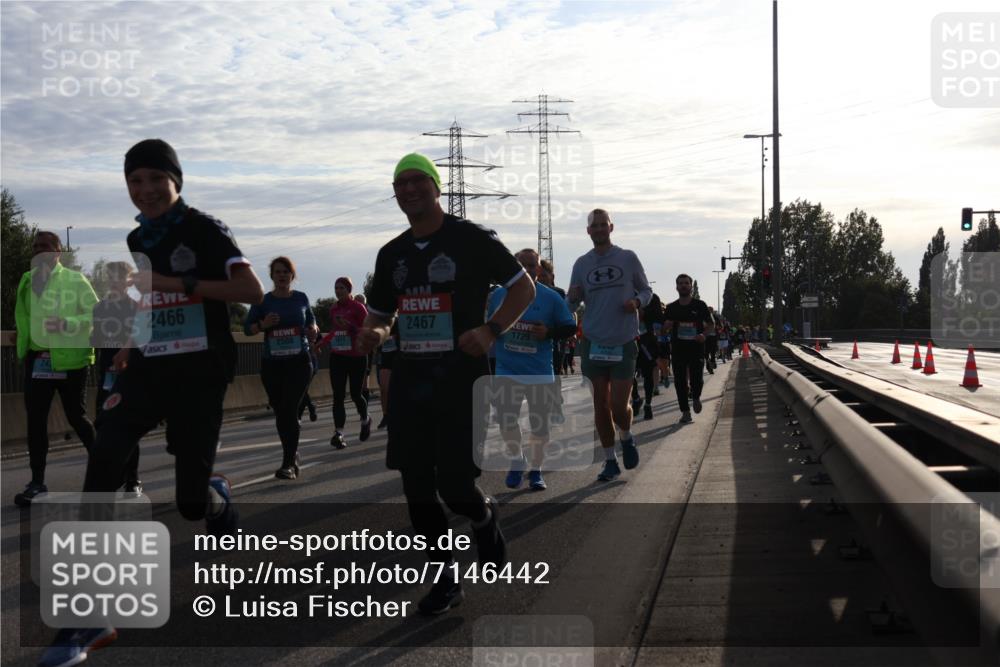 03.10.2024 - Köhlbrandbrückenlauf Luisa Fischer http://msf.ph/oto/7146442 03.10.2024 09:18:03 Position 3 2466, 2508, 1611, 2467, 1729 meine-sportfotos.de