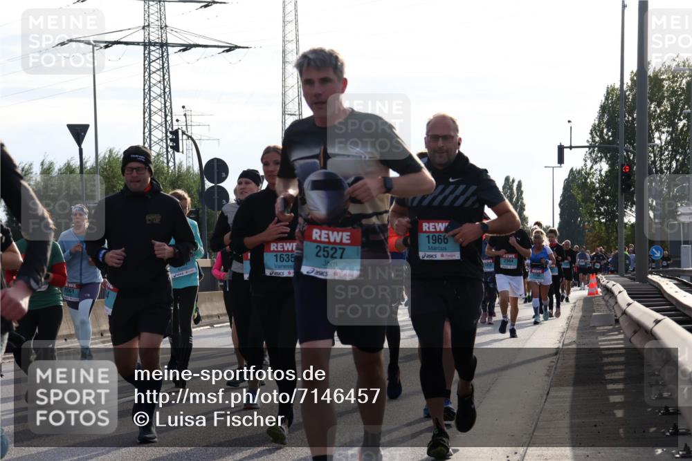 03.10.2024 - Köhlbrandbrückenlauf Luisa Fischer http://msf.ph/oto/7146457 03.10.2024 09:18:11 Position 3 2061, 1966, 1635, 2527, 2964, 1828, 3736 meine-sportfotos.de