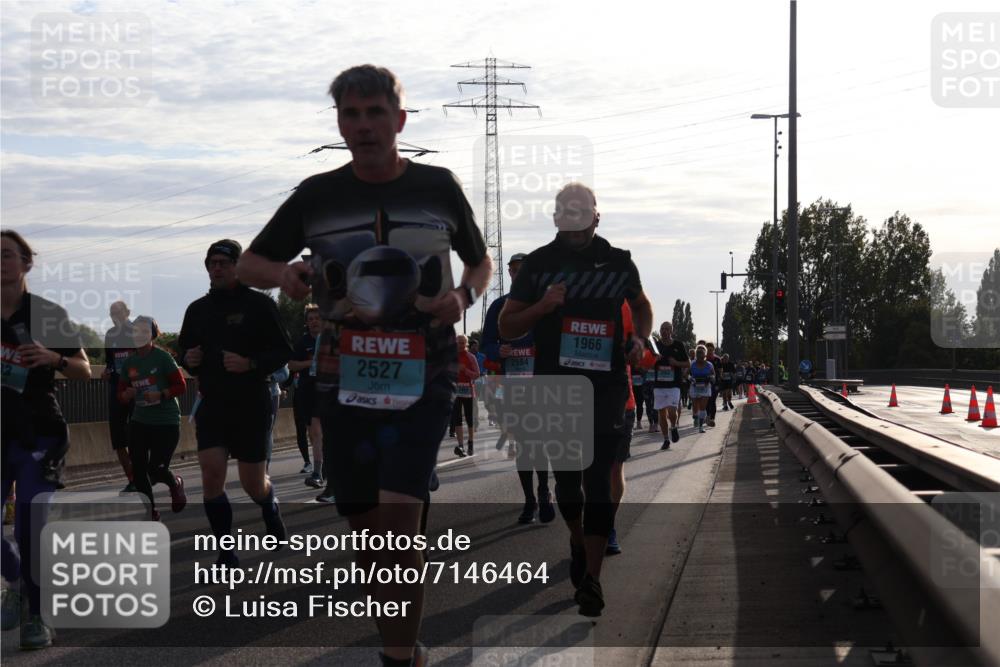 03.10.2024 - Köhlbrandbrückenlauf Luisa Fischer http://msf.ph/oto/7146464 03.10.2024 09:18:12 Position 3 33, 2527, 1966, 2584 meine-sportfotos.de