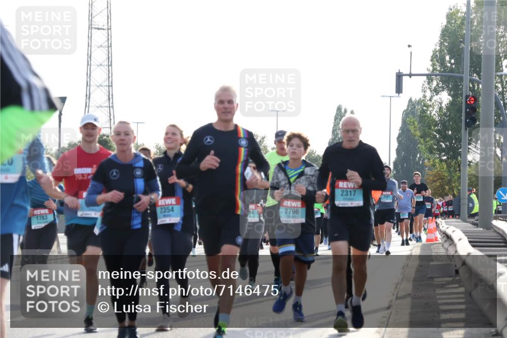 03.10.2024 - Köhlbrandbrückenlauf Luisa Fischer http://msf.ph/oto/7146475 03.10.2024 09:18:24 Position 3 29, 1783, 70, 34, 2317, 2387, 2354, 61, 2796 meine-sportfotos.de