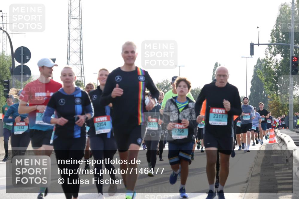 03.10.2024 - Köhlbrandbrückenlauf Luisa Fischer http://msf.ph/oto/7146477 03.10.2024 09:18:25 Position 3 1783, 70, 3, 2354, 3261, 2796, 2317, 2387 meine-sportfotos.de