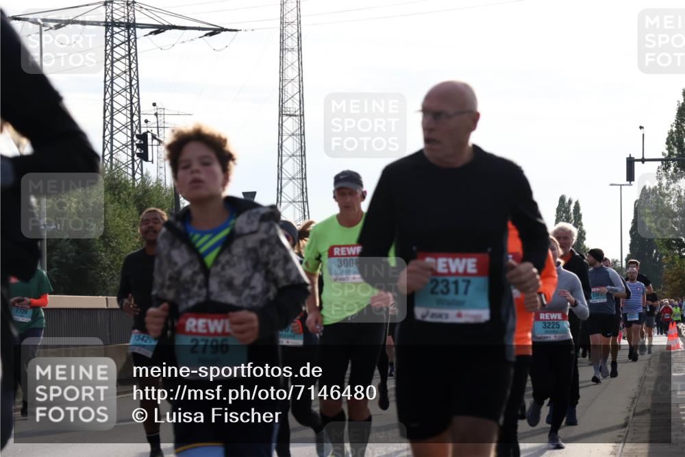 03.10.2024 - Köhlbrandbrückenlauf Luisa Fischer http://msf.ph/oto/7146480 03.10.2024 09:18:28 Position 3 2726, 1542, 2796, 3008, 2317, 3225, 238 meine-sportfotos.de