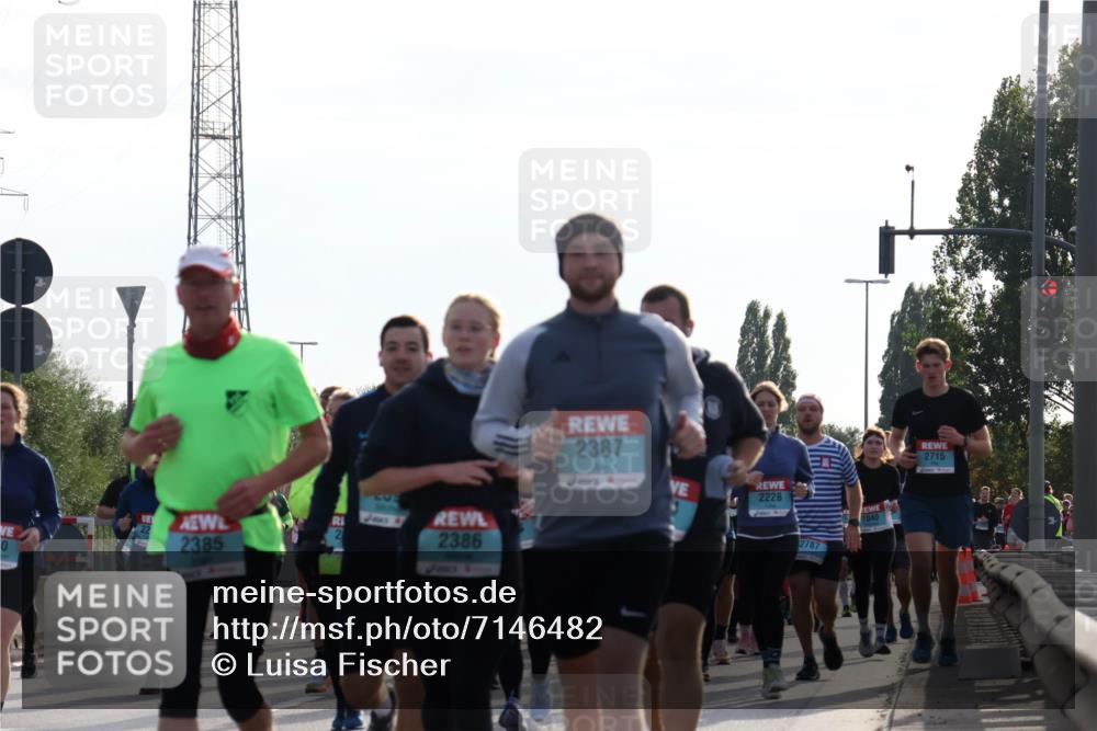 03.10.2024 - Köhlbrandbrückenlauf Luisa Fischer http://msf.ph/oto/7146482 03.10.2024 09:18:35 Position 3 22, 2386, 0, 2385, 2387, 2228, 2787, 1040, 2715 meine-sportfotos.de
