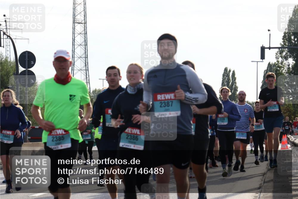 03.10.2024 - Köhlbrandbrückenlauf Luisa Fischer http://msf.ph/oto/7146489 03.10.2024 09:18:36 Position 3 2860, 2385, 2668, 2386, 2387, 2228, 2787, 1040, 2715 meine-sportfotos.de