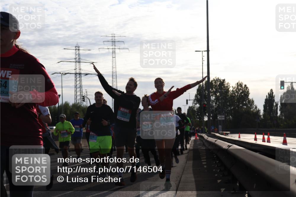 03.10.2024 - Köhlbrandbrückenlauf Luisa Fischer http://msf.ph/oto/7146504 03.10.2024 09:19:06 Position 3 30, 64, 218, 1803, 2448, 1739 meine-sportfotos.de