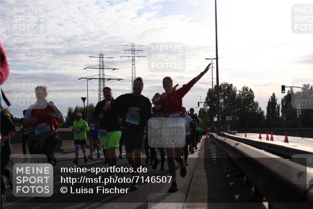 03.10.2024 - Köhlbrandbrückenlauf Luisa Fischer http://msf.ph/oto/7146507 03.10.2024 09:19:07 Position 3 3361, 1803, 1739, 2448 meine-sportfotos.de