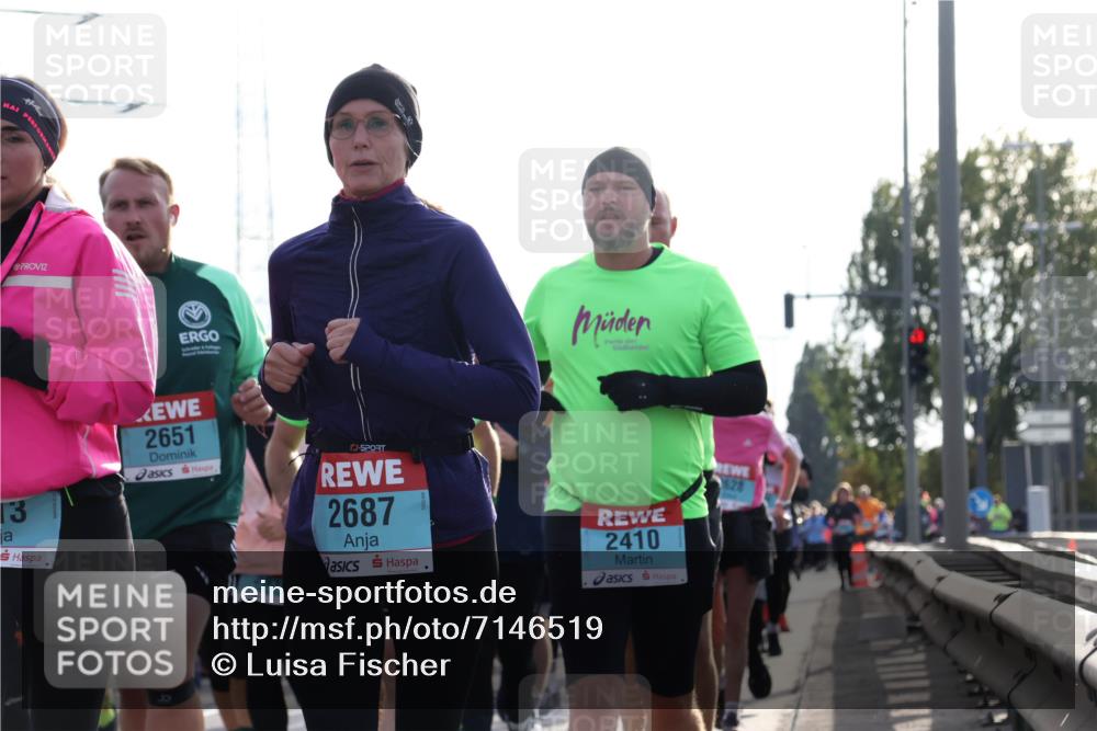 03.10.2024 - Köhlbrandbrückenlauf Luisa Fischer http://msf.ph/oto/7146519 03.10.2024 09:19:17 Position 3 13, 2651, 2687, 2410 meine-sportfotos.de
