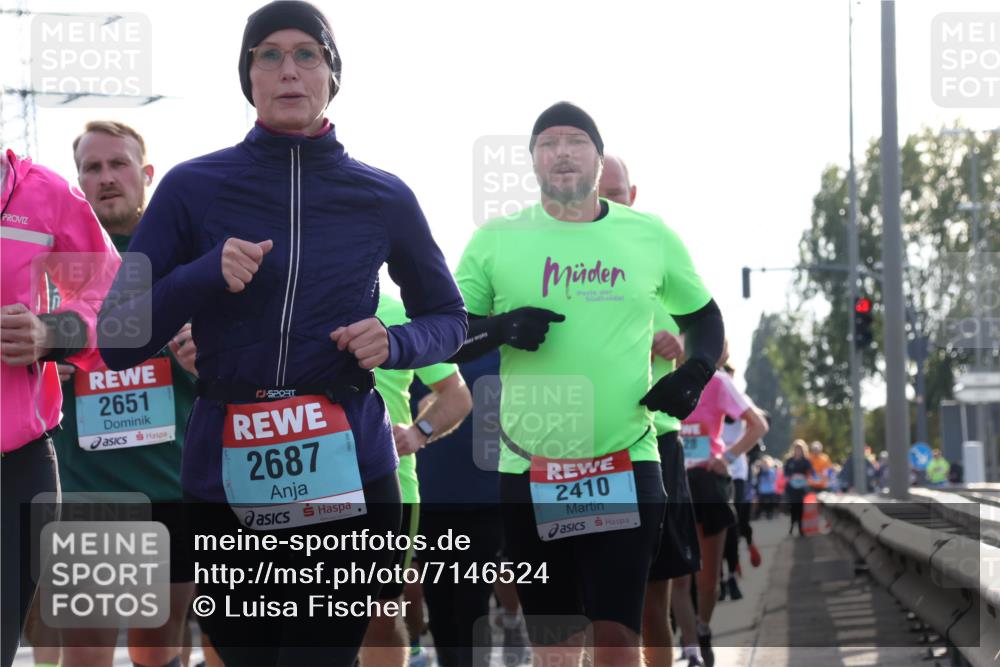 03.10.2024 - Köhlbrandbrückenlauf Luisa Fischer http://msf.ph/oto/7146524 03.10.2024 09:19:18 Position 3 2651, 2687, 2410 meine-sportfotos.de