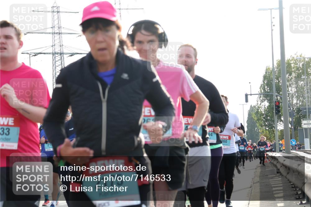 03.10.2024 - Köhlbrandbrückenlauf Luisa Fischer http://msf.ph/oto/7146533 03.10.2024 09:19:22 Position 3 33, 21, 2175, 94, 360 meine-sportfotos.de