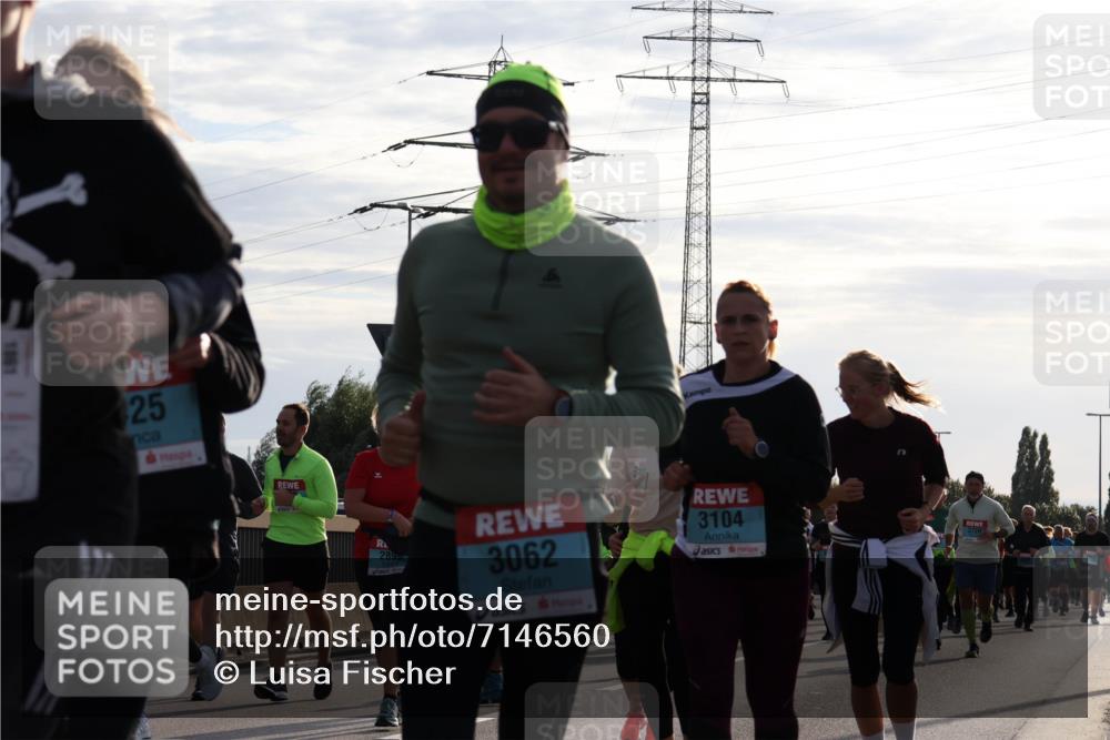 03.10.2024 - Köhlbrandbrückenlauf Luisa Fischer http://msf.ph/oto/7146560 03.10.2024 09:20:47 Position 3 25, 2899, 3062, 3104, 3720 meine-sportfotos.de