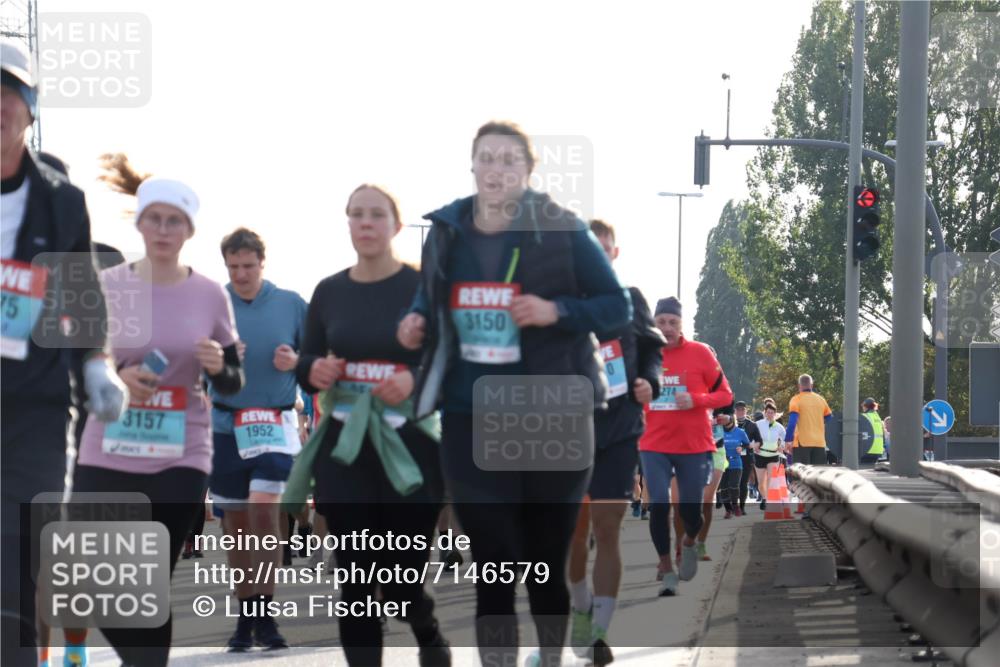 03.10.2024 - Köhlbrandbrückenlauf Luisa Fischer http://msf.ph/oto/7146579 03.10.2024 09:21:18 Position 3 75, 3157, 1952, 3150, 274 meine-sportfotos.de