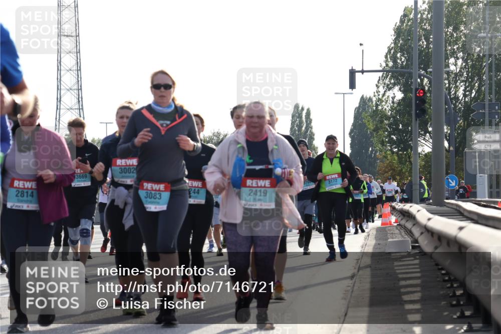 03.10.2024 - Köhlbrandbrückenlauf Luisa Fischer http://msf.ph/oto/7146721 03.10.2024 09:21:57 Position 3 3002, 3669, 3172, 3083, 244, 2419, 2814 meine-sportfotos.de